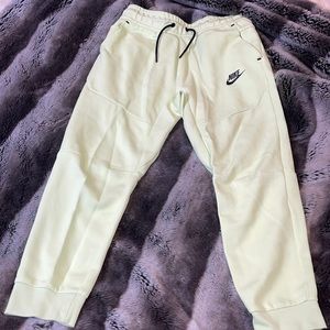Kids Nike tech pants